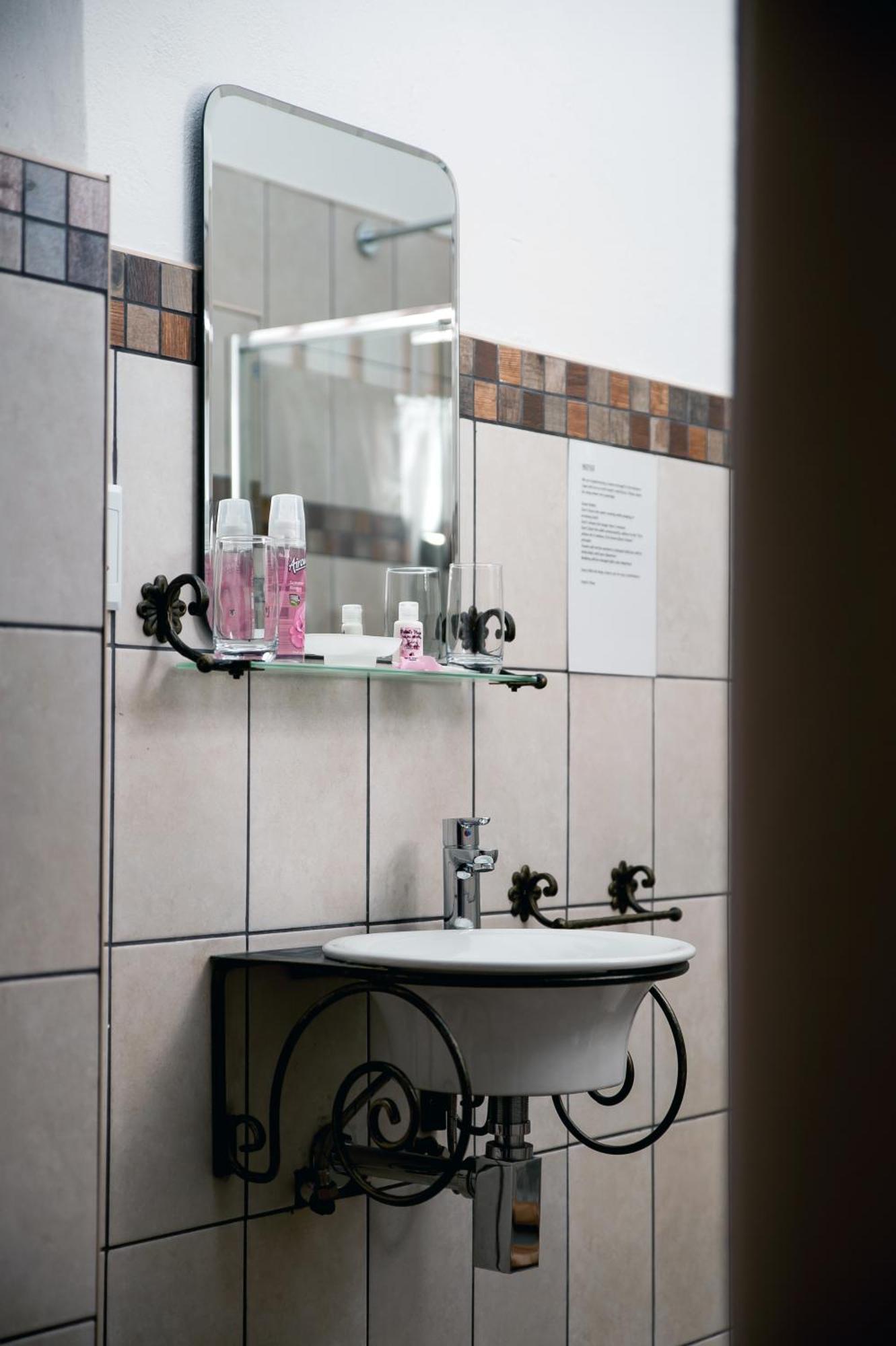 Petal'S Place Robertson Ruang foto